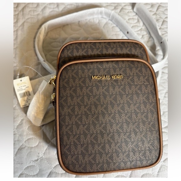 Michael Kors -NWT-Jet Set Medium Brown Signature Logo Crossbody Bag - Picture 1 of 15
